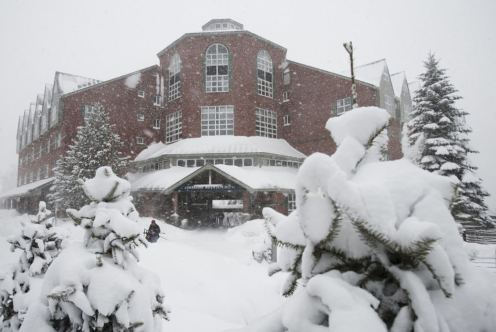 Carrabassett Valley Sugarloaf Mountain Hotel מראה חיצוני תמונה